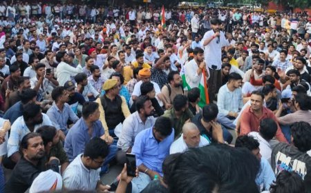 Reservation Controversy:आरक्षण पर सियासी संग्राम तेज: ‘UGC पर भी घमासान, जंतर मंतर पर डटे प्रदर्शनकारी