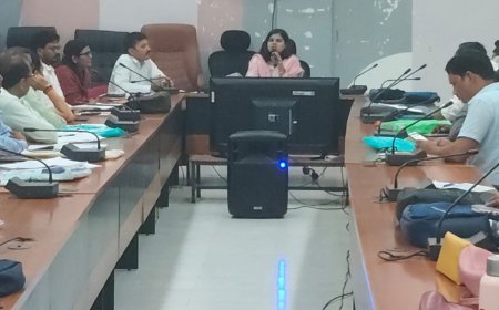 सीधी: 10 पटवारियों को कारण बताओ नोटिस, लापरवाही पर SDM सख्त, लंबित मामलों के त्वरित निराकरण के निर्देश