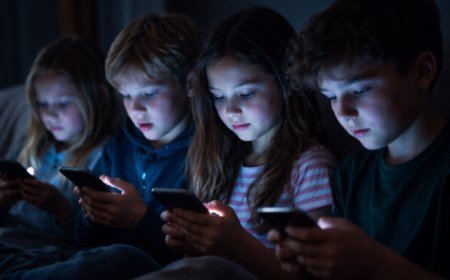 बच्चों के लिए सख्त हुआ सोशल मीडिया: Facebook-Instagram पर 2 घंटे की लिमिट, रात में ऐप रहेगा बंद