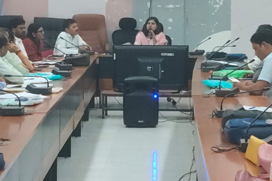 सीधी: 10 पटवारियों को कारण बताओ नोटिस, लापरवाही पर SDM सख्त, लंबित मामलों के त्वरित निराकरण के निर्देश