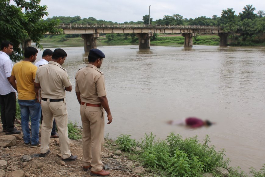Son River Sidhi News: सोन नदी में बहता मिला अज्ञात महिला का शव, मचा हड़कंप