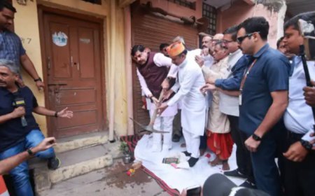 CM मोहन यादव ने अपना पैतृक मकान ढहाया, घर पर खुद चलाई गैंती, हो गए भावुक