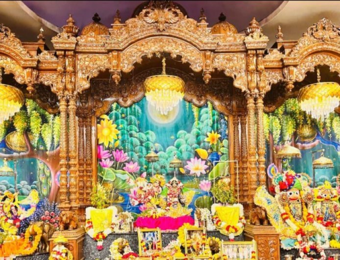 Janmashtami 2026: कल मनाई जाएगी कृष्ण जन्माष्टमी, जानें संपूर्ण पूजा सामग्री लिस्ट और विधि