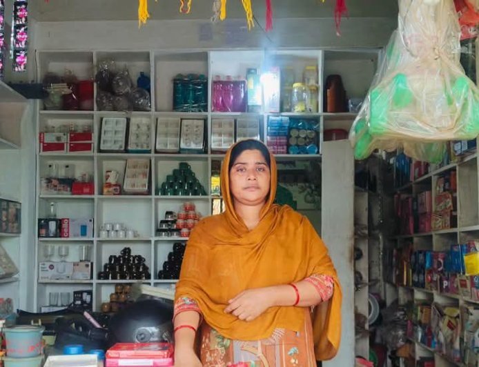 Sidhi News: गिजवार की मदीना बानो बनीं ‘लखपति दीदी’, स्व-सहायता समूह से शुरू किया कारोबार