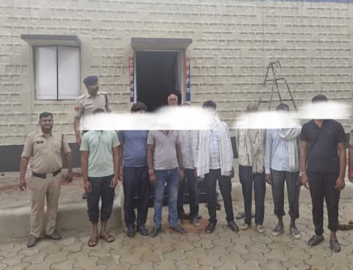 Sidhi News: जमीनी विवाद में आगजनी-मारपीट के 13 आरोपी गिरफ्तार, 1 फरार आरोपी की तलाश जारी