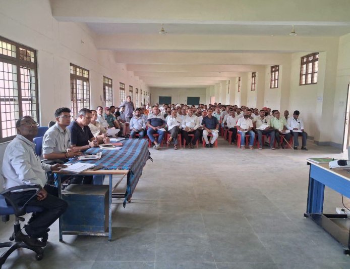 मझौली में कलेक्टर विकास मिश्रा ने बैठक में दिए निर्देश,17 से शुरू होगा निःशुल्क रजिस्ट्री महाअभियान