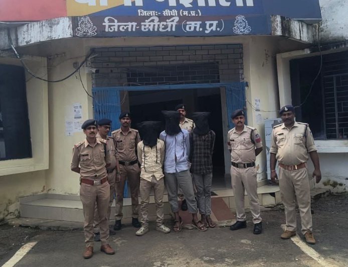 मझौली और पिपराव पुलिस ने चोरी-झपटमारी गैंग का किया पर्दाफाश, तीन आरोपी गिरफ्तार
