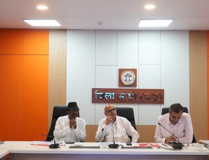 सीधी सांसद, धौहनी विधायक और सीधी कलेक्टर की उपस्थिति में जल जीवन मिशन की समीक्षा बैठक का आयोजन