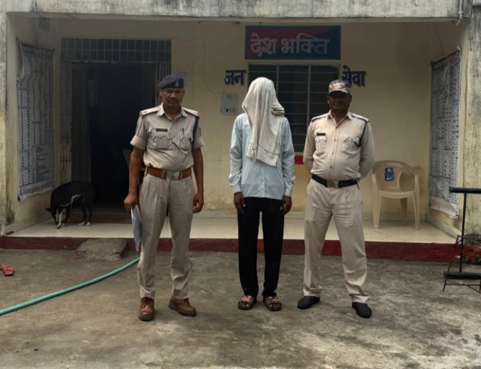 Sidhi News: गांजा तस्करी मामले का फरार आरोपी छत्तीसगढ़ बॉर्डर से गिरफ्तार