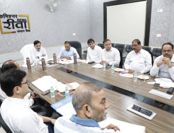 गांव-गांव में बिकने वाली अवैध एवं मिलावटी शराब बिक्री पर कड़ी कार्रवाई करने कमिश्नर ने दिए सख्त निर्देश