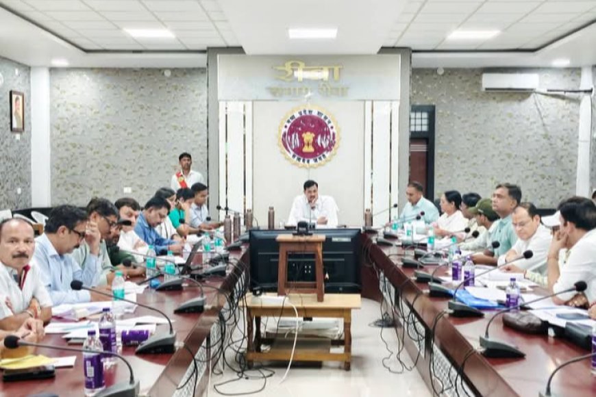 कमिश्नर ने महिला एवं बाल विकास विभाग के कार्यो की किए समीक्षा ,लापरवाही पर एक-एक वेतन वृद्धि रोकने के निर्देश दिए