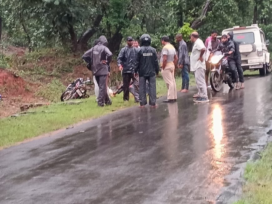 बाइक अनियंत्रित होकर फिसली, तीन युवक घायल, हालत गंभीर,डायल-112 ने पहुंचाया अस्पताल