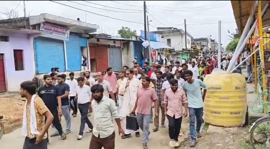 मड़वास थाना प्रभारी ने व्यापारियों से की गाली गलौज,विरोध में 6 घंटे बंद रहा बाजार,एक दिन पूर्व भी सब्जी विक्रेता के साथ की गई अभद्रता