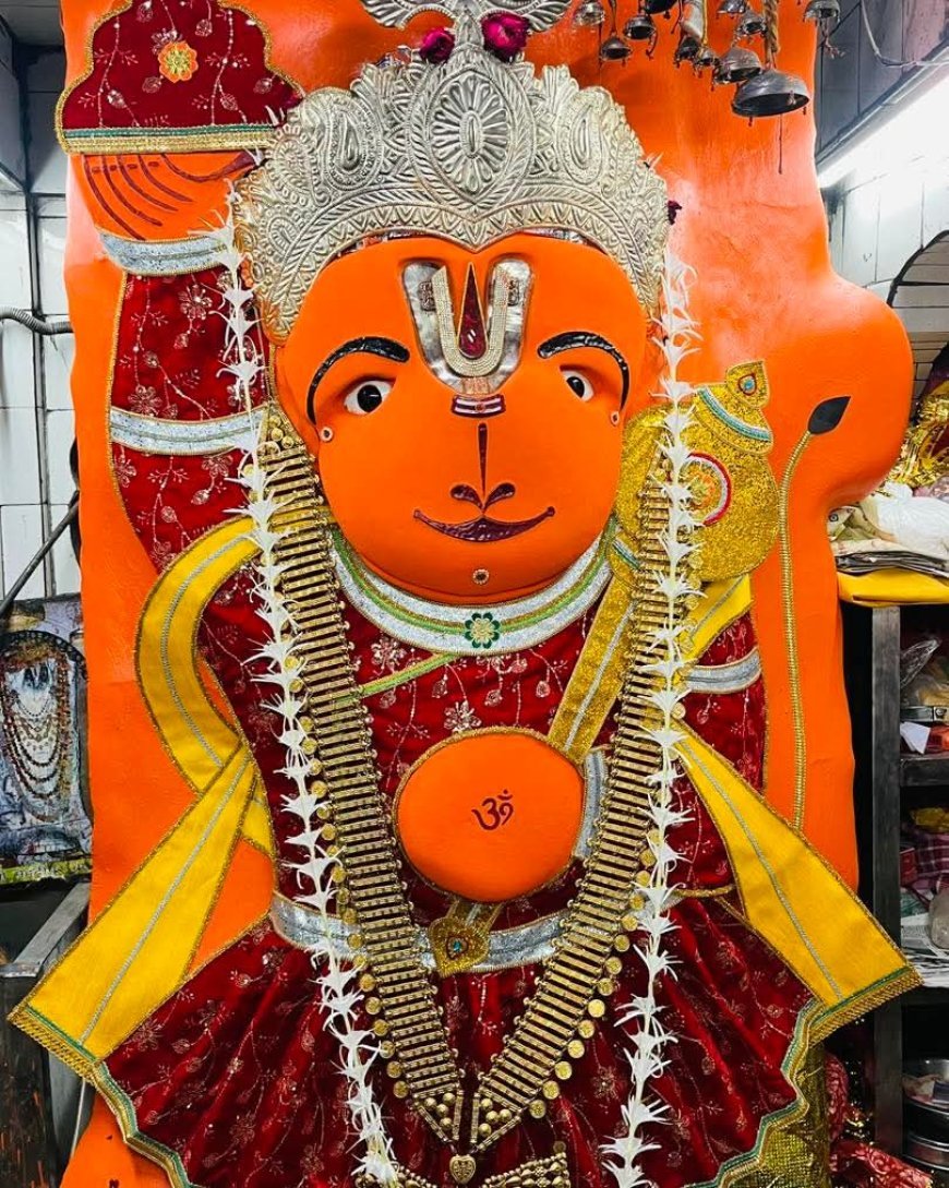 MP, Ujjain News अडिग खड़े हनुमान: 170 साल पुराने मंदिर का ढांचा हटा, लेकिन प्रतिमा को हटाने में फेल हुआ विज्ञान, इंजीनियर और बुलडोजर भी हारे