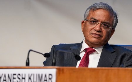 ज्ञानेश कुमार के इस्तीफे की मांग पर दिल्ली में प्रदर्शन तेज, जंतर-मंतर की ओर बढ़ रहे प्रदर्शनकारियों को पुलिस ने रोका