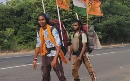 MP: हाथ में तिरंगा और भगवा ध्वज, स्केटिंग करते हुए तीर्थयात्रा पर निकले दो सगे भाई, 6 महीने में तय किया 10,500 KM का सफर