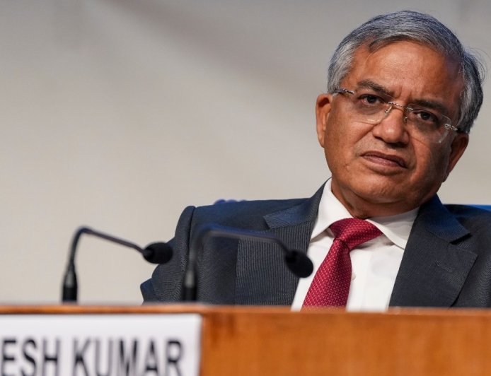 ज्ञानेश कुमार के इस्तीफे की मांग पर दिल्ली में प्रदर्शन तेज, जंतर-मंतर की ओर बढ़ रहे प्रदर्शनकारियों को पुलिस ने रोका