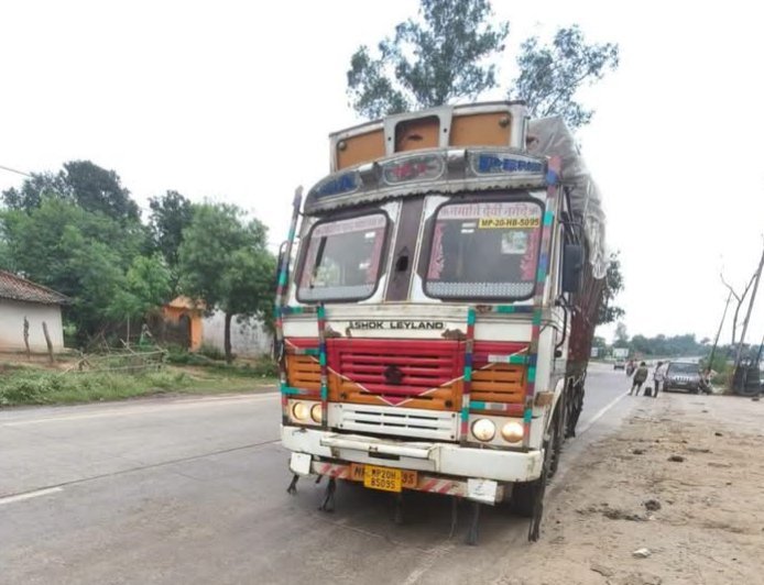 सीधी: नशे में ट्रक चलाना पड़ा महंगा,पुलिस ने चालक को पकड़ा, न्यायालय ने लगाया 10,500 रुपये का अर्थदंड