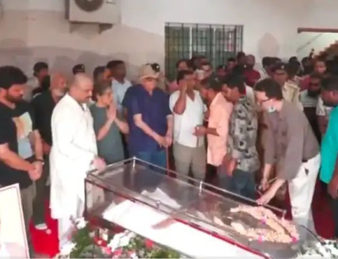 Nana Patekar Death: नाना पाटेकर का निधन: 75 साल की उम्र में दुनिया को कहा अलविदा,डॉक्टरों ने 45 मिनट तक बचाने की कोशिश