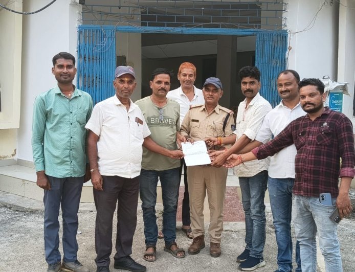 पत्रकारों के खिलाफ अभद्र भाषा के वायरल ऑडियो पर मझौली पत्रकार संघ ने सौंपा ज्ञापन, अविनाश तिवारी पर FIR की मांग
