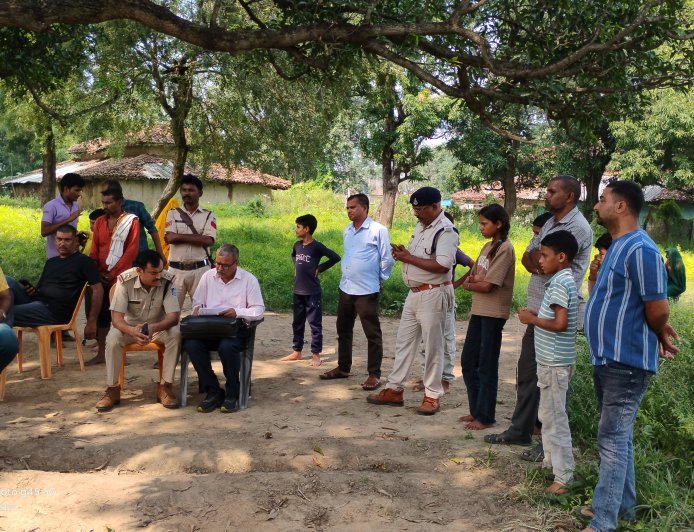 महखोर पेट्रोल कांड: रोशनी गुप्ता की मौत के बाद थाना प्रभारी और नायब तहसीलदार के मौजूदगी में हुआ दाह संस्कार,VIDEO