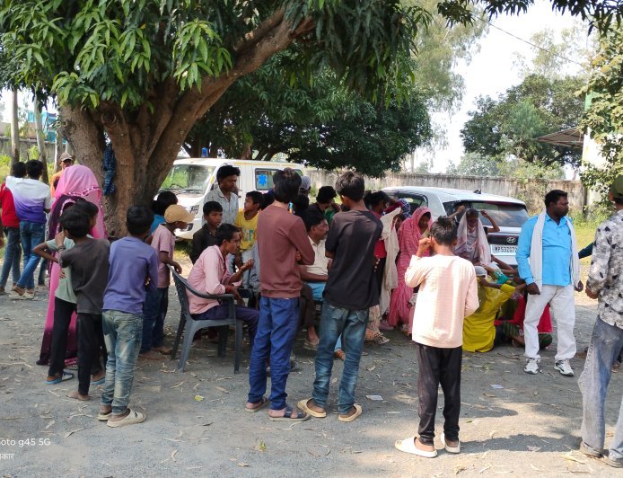 सीधी: छात्र-छात्राओं से मारपीट और शराब पीकर अस्लील शब्दों का प्रयोग करने के आरोप में शिक्षक को नोटिस