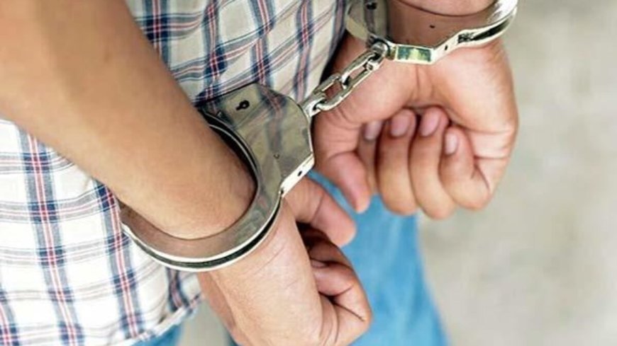 सीधी जिले में नशीली कफ सिरप के साथ ग्राम पंचायत सचिव गिरफ्तार, वाहन भी जब्त