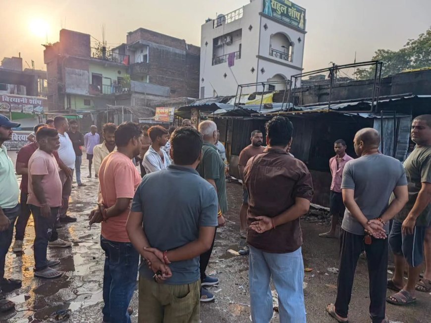 सीधी में भीषण आग से तीन दुकानें जलाकर खाक, मचा अफरा तफरी, सांसद डॉ. राजेश मिश्रा ने लिया जायजा